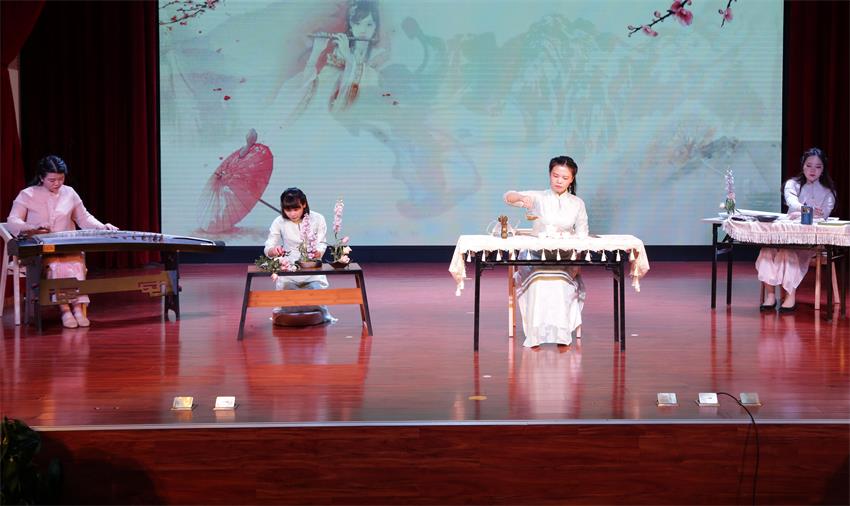 万搏线上平台,万搏（中国）2019年度工作动员大会---传统文化展示《茶花墨韵》